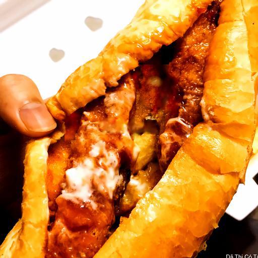 banh-mi-nem-khoai-bo