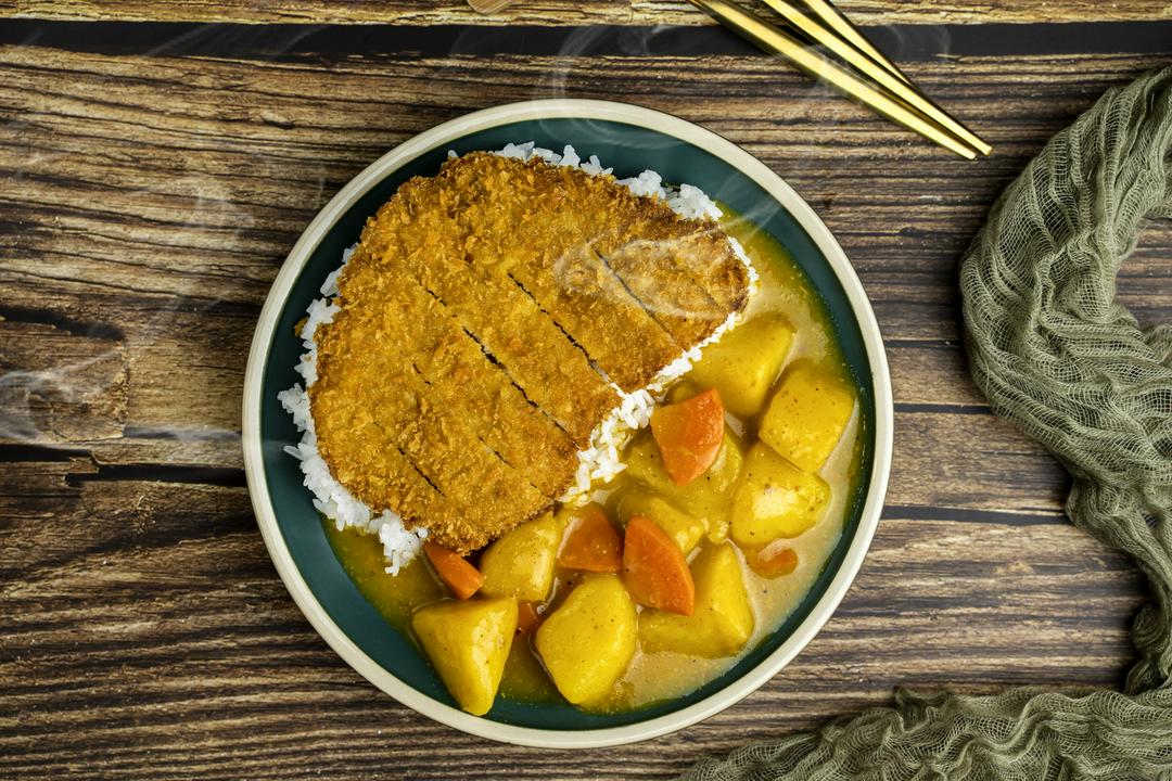 com-ca-ri-thit-heo-chien-xu