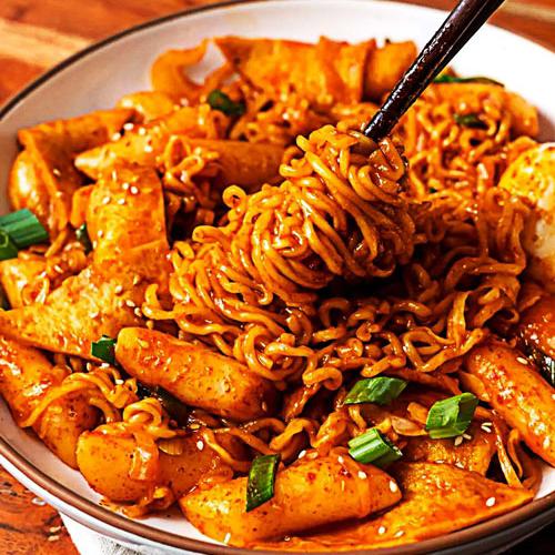 mi-ramen-tokbokki-banh-gao-cha-ca