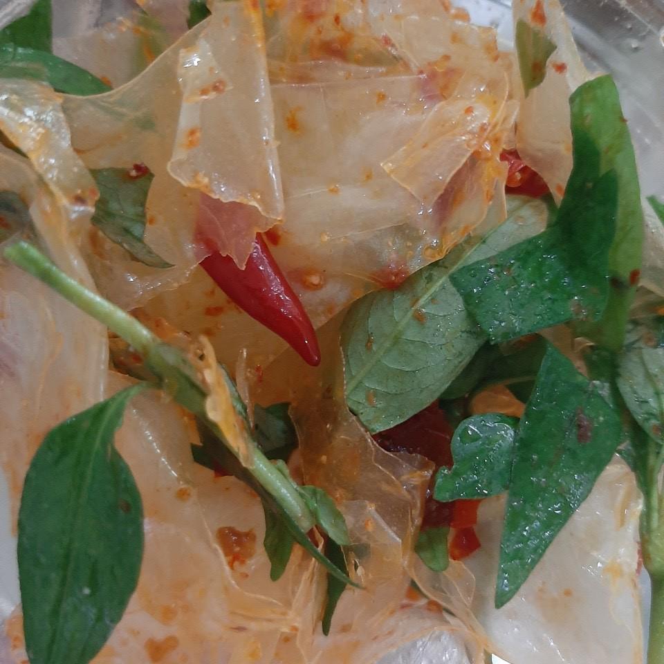 banh-trang-muoi-mo-hanh-sa-te-khong-trung