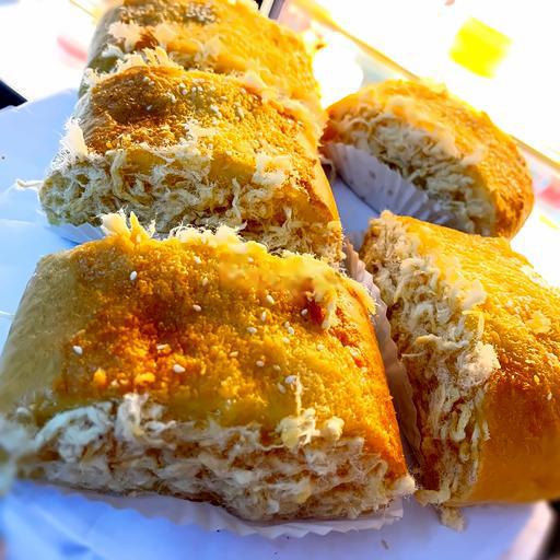 banh-my-dua-tra-bong