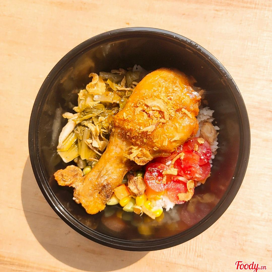 com-tron-ui-ga-tam-mam-toi-canh-rong-bien