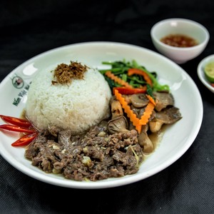 com-trua-van-phong-an-xa