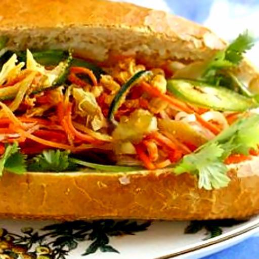 banh-mi-cha-chay-trung