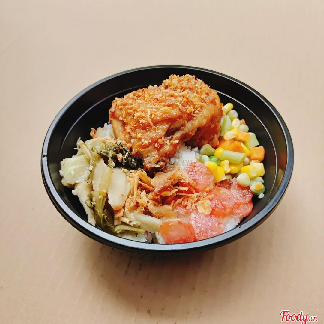 com-tron-ma-ui-tam-mam-toi-canh-rong-bien