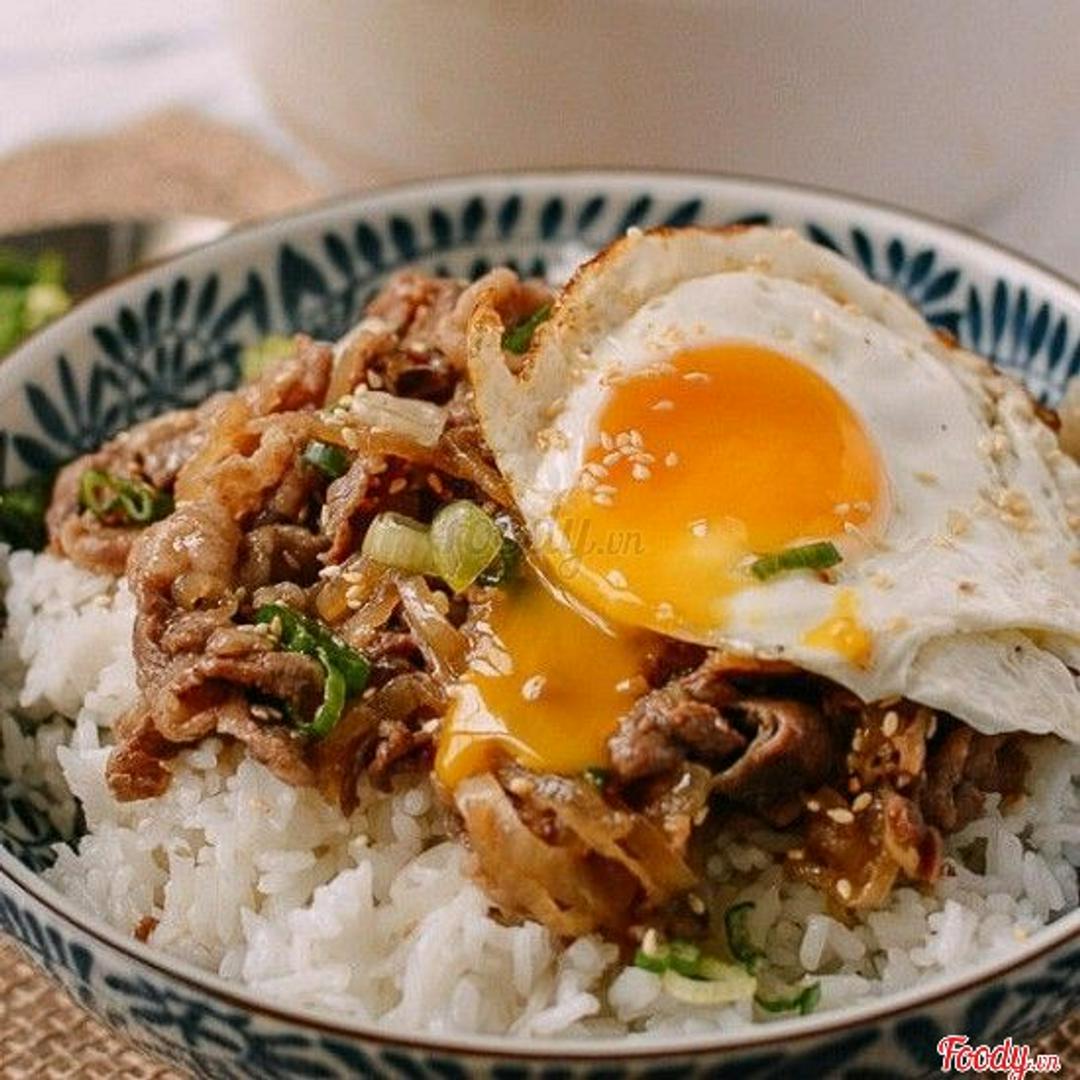 com-bo-xao-hanh-tay-kieu-nhat