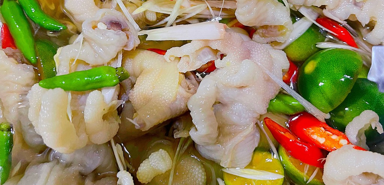 an-vat-chicklo-chan-ga-sa-tac