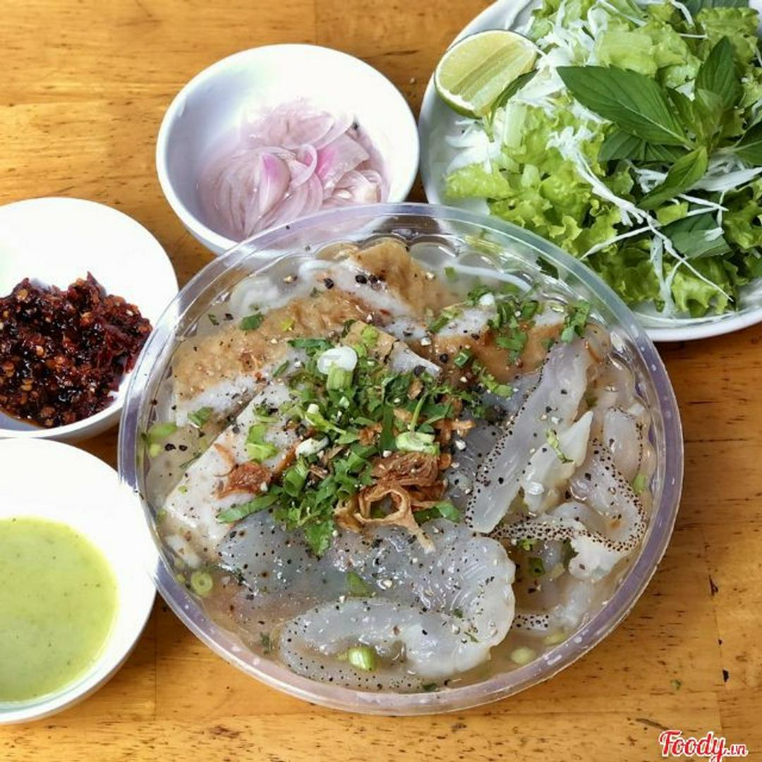 banh-canh-cha-ca-sua