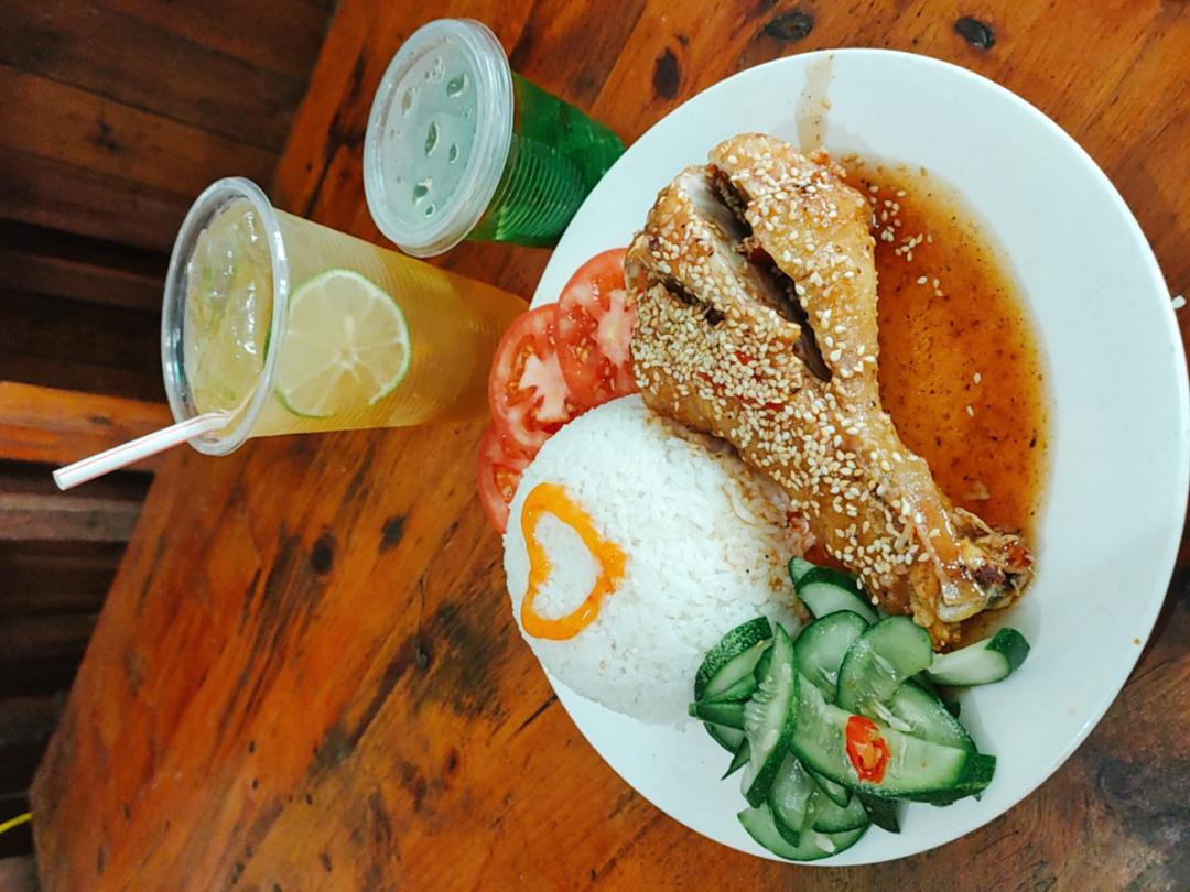 combo-com-ui-ga-chien-mam-va-01-ly-nuoc