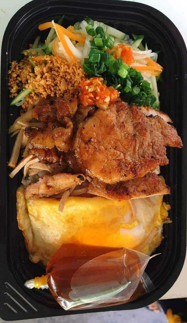 com-tam-suon-bi-cha-op-la