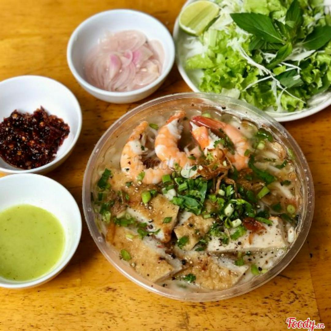 banh-canh-cha-ca-tom