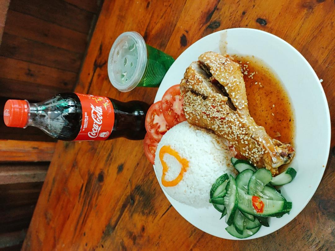 combo-com-ui-ga-sot-cay-han-quoc-va-chai-cocacola