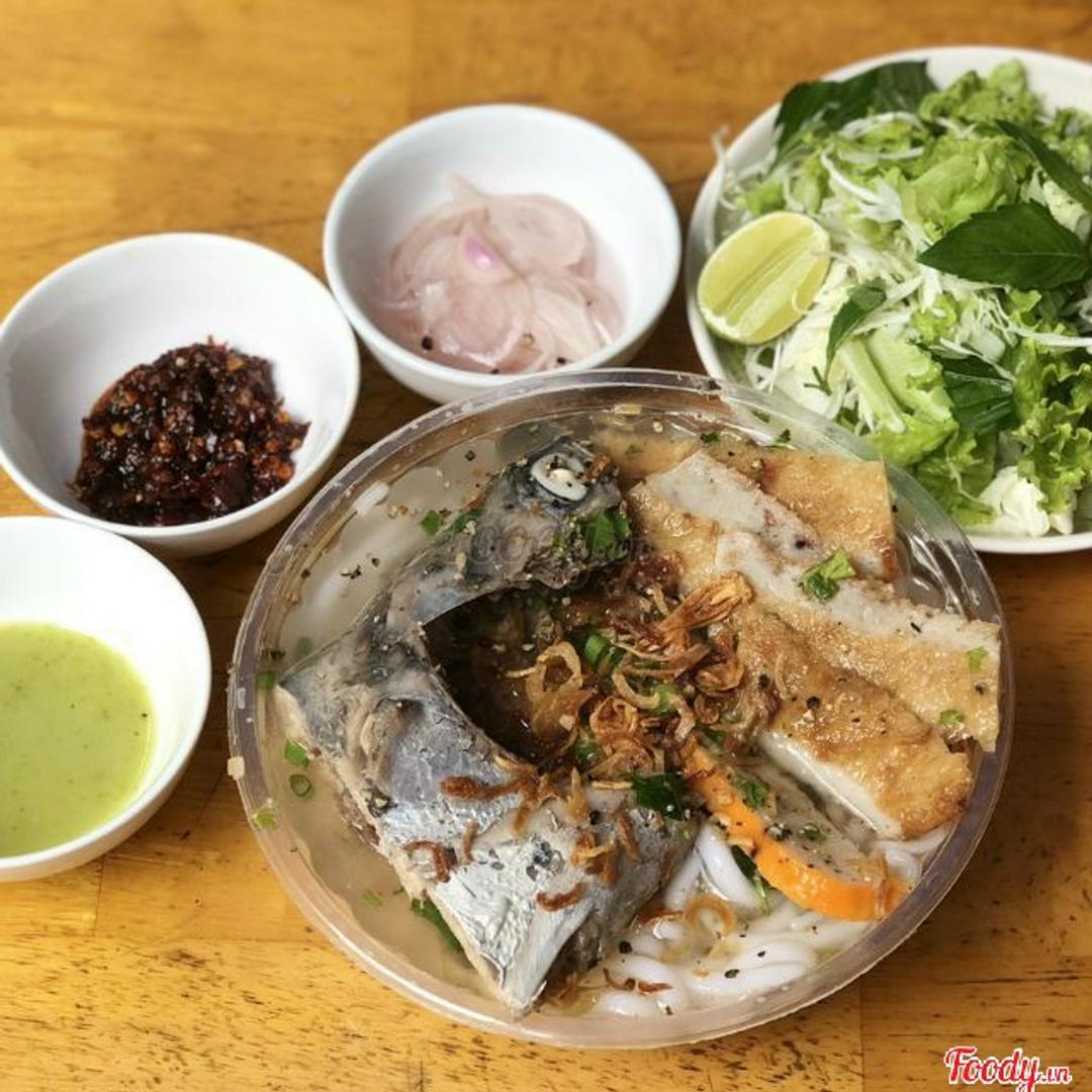 banh-canh-cha-ca-au-ca-ngu