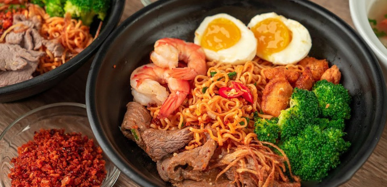 Tiệm-Mì-Aji---Mì-Trộn-Indomie---Triều-Khúc