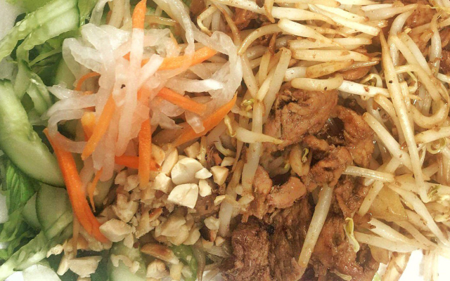 Bún-Thịt-Xào-&-Cơm-Tấm-Long-Xuyên---Hai-Chị-Em---Đường-Số-6