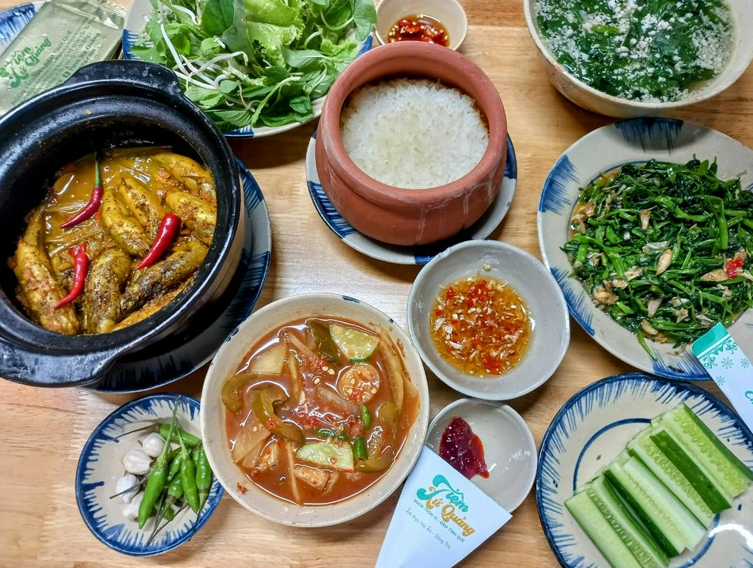 com-thit-ga-kho-gung-nghe-rau-luoc-xao-canh