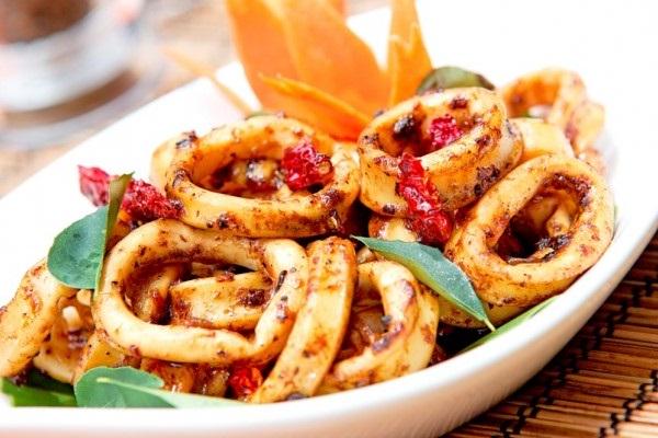 com-chien-muc-xao-sate