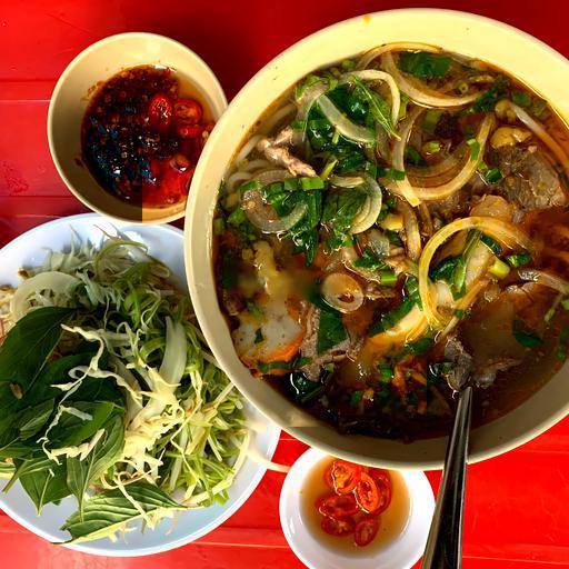 bun-bo-tai-cha-tom-cha-hue-bo-vien