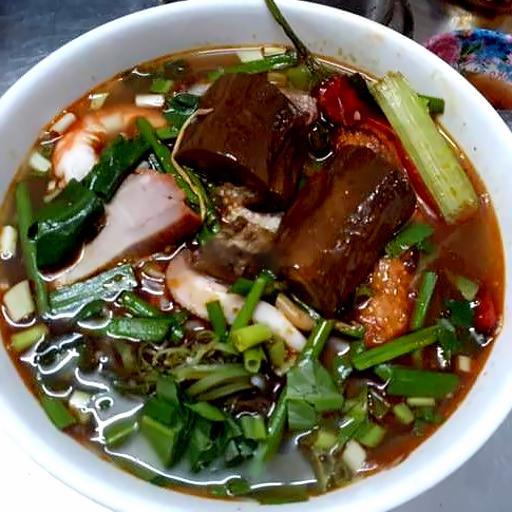 bun-mam-tom-muc-cha-ca-cha-ot-heo-quay