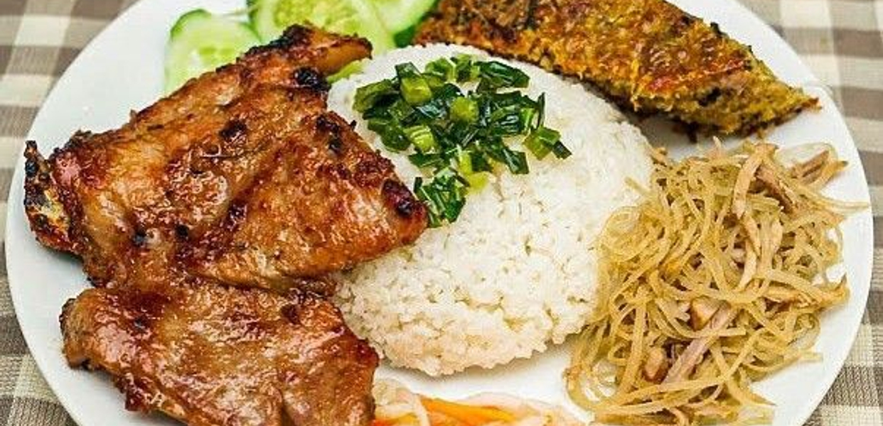 ba-hoc-huong-bun-cha-nem-com-tam