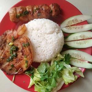 com-suon-nem-nuong