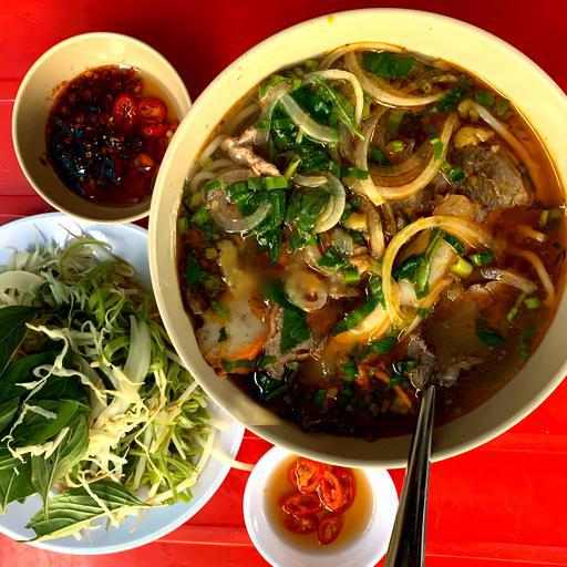 bun-bo-cha-hue-cha-tom