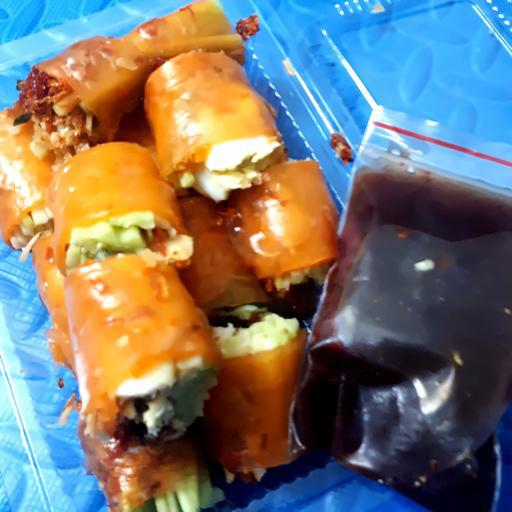 banh-trang-cuon-sot-me