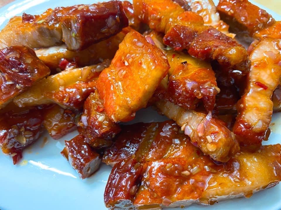 com-thit-rang-chay-canh