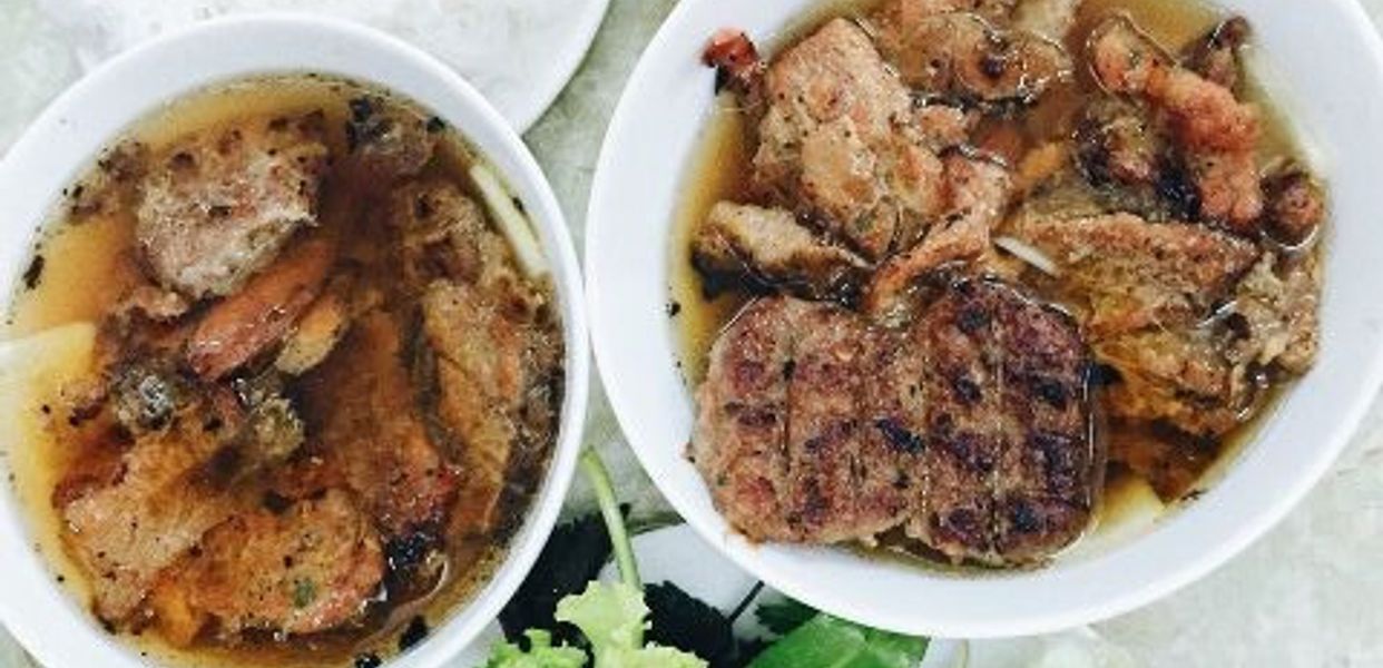 co-huong-bun-cha-com-ga-trang-tien