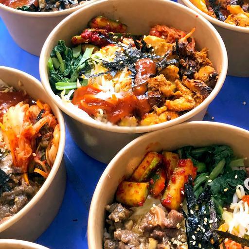 com-tron-thit-heo-xao-cay