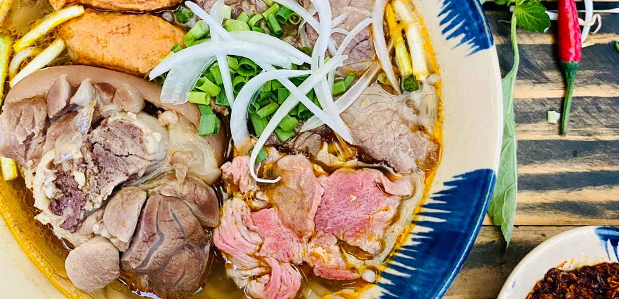 Bếp-Oni---Bún-Bò-Huế-Và-Bánh-Canh-Cua-Huế---Tân-Phước