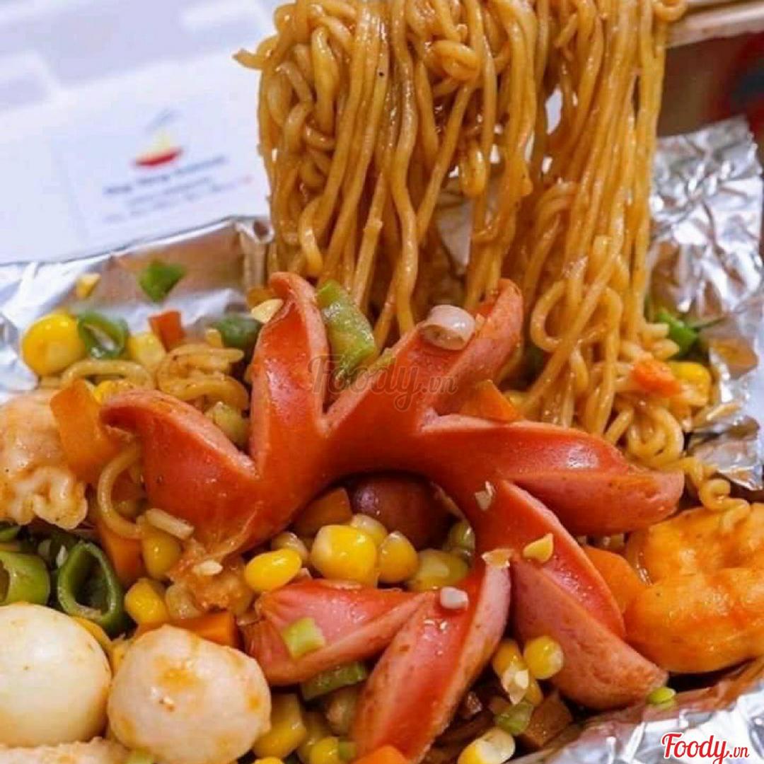 my-viet-tron-xuc-xich