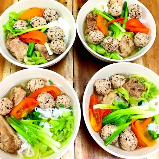 bun-suon-moc-thit-chan-gio