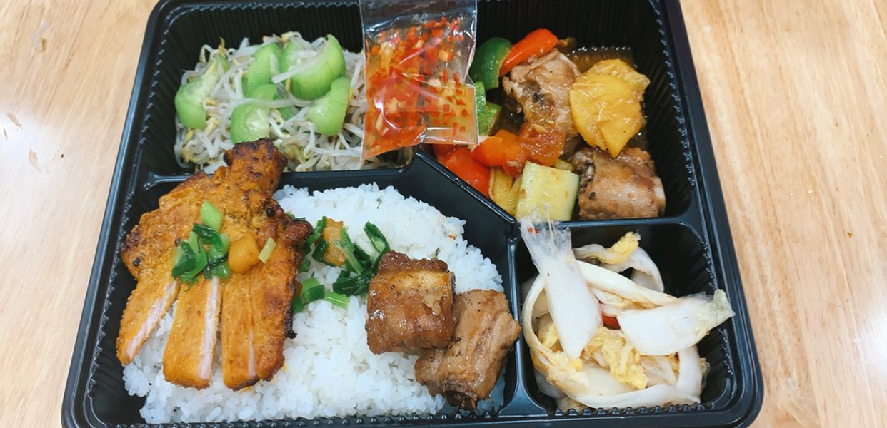 com-tam-o-gia-com-le-gia-inh