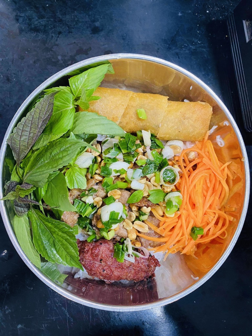 bun-thit-nuong-kieu-bao-lu-gia