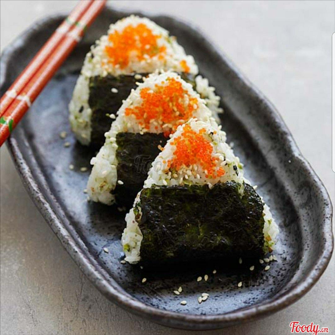 onigiri-kani-tobiko
