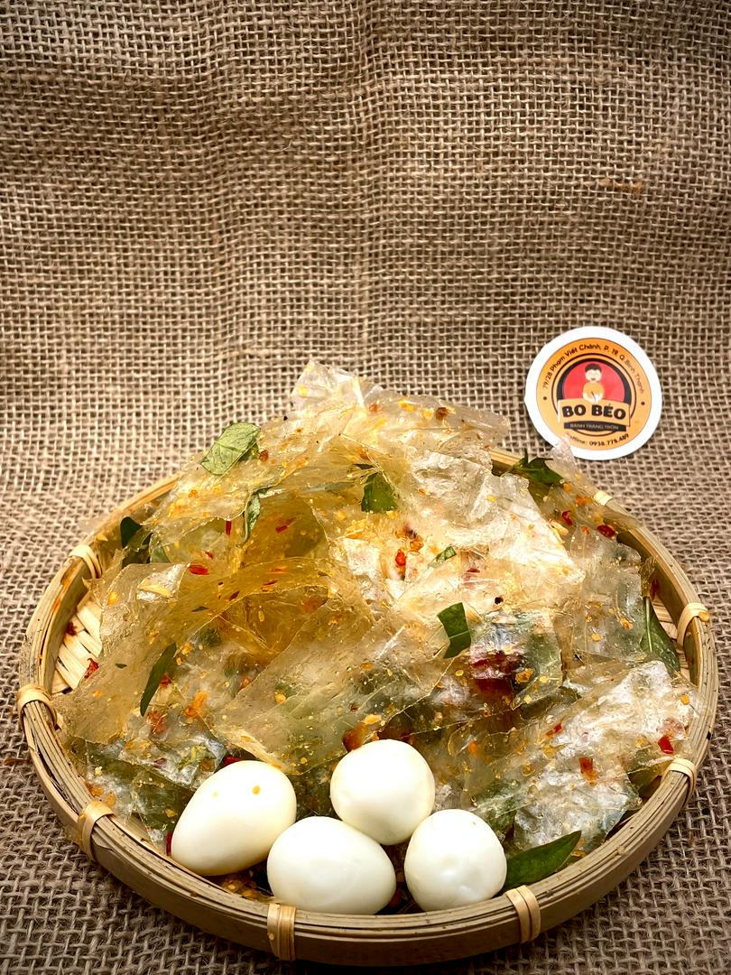 banh-trang-tron-sate-toi-co-trung