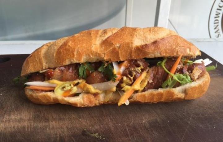 banh-mi-xuc-xich-cha-pate