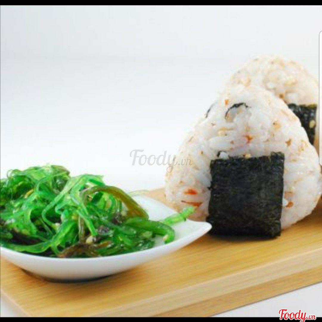 onigiri-wakame