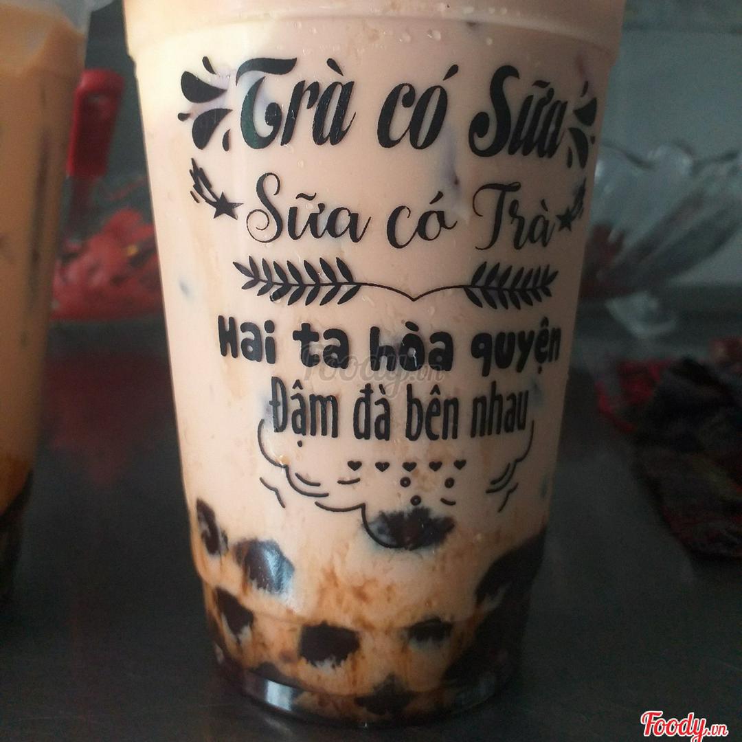 tra-sua-uong-en-banh-flan-size-lon