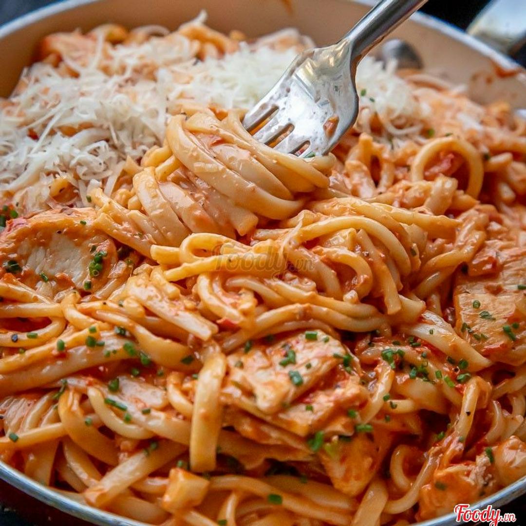 spaghetti-cream-rose