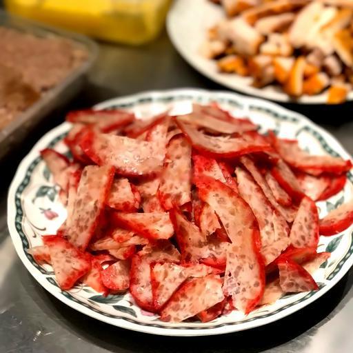 xuc-xich-o-huyen-thoai