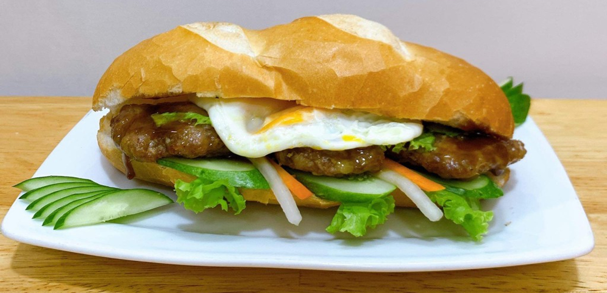 banh-mi-nhan-banh-mi-bo-nuong-nguyen-thi-tan