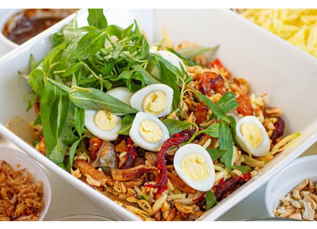 banh-trang-tron-full-topping