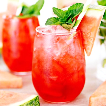 nuoc-ep-dua-hau-giai-nhiet-ngay-nang