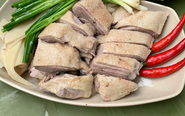 co-thuy-bun-vit-ngan-chat-ang-van-ngu