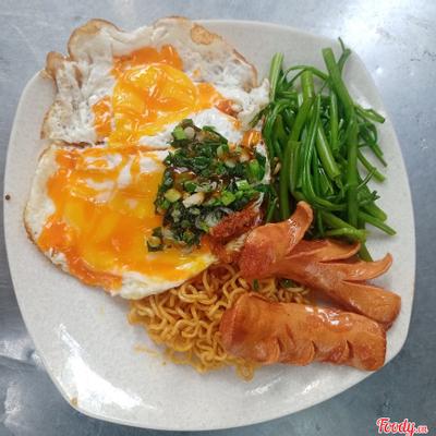 mi-tron-han-quoc-op-la-xuc-xich