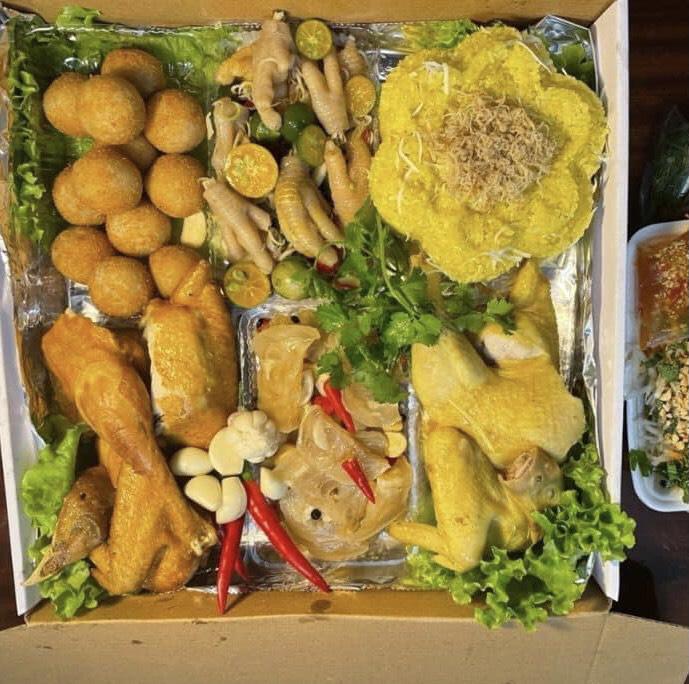 1-2-ga-quay-1-2-ga-luoc-khoai-le-pho-chan-xa-ot-be-xao-sa-ot-xoi-nom-rau-thom-0855578925