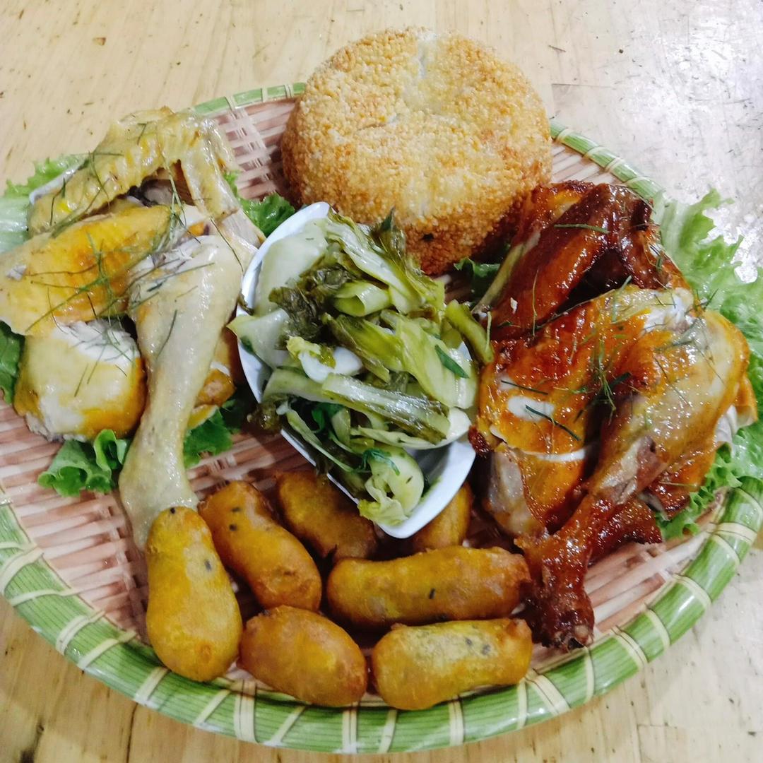 1-2-ga-quay-1-2-ga-luoc-xoi-chim-cau-khoai-lang-ken-nom-rau-thom-nuoc-cham-0855578925