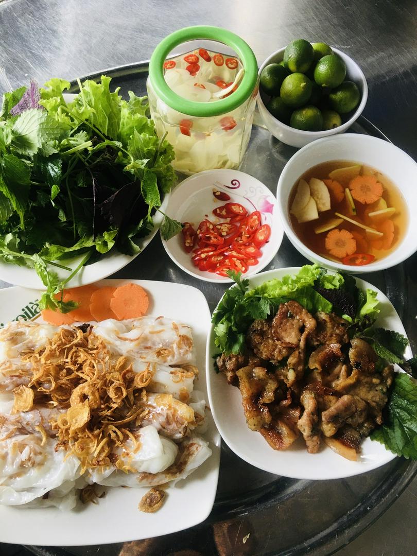 banh-cuon-khong-nhan-cha-nuong-cha-que